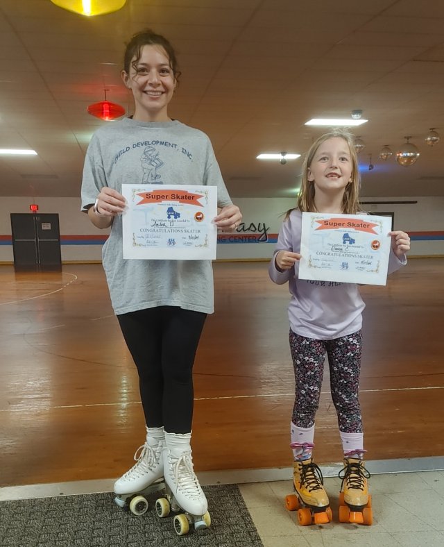 Amber and Eleanor Graduate Super Skater Level 1