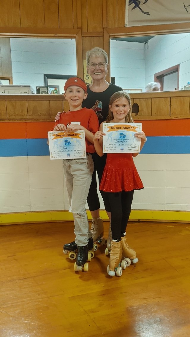 Cole & Charlotte graduate Super Skater 2