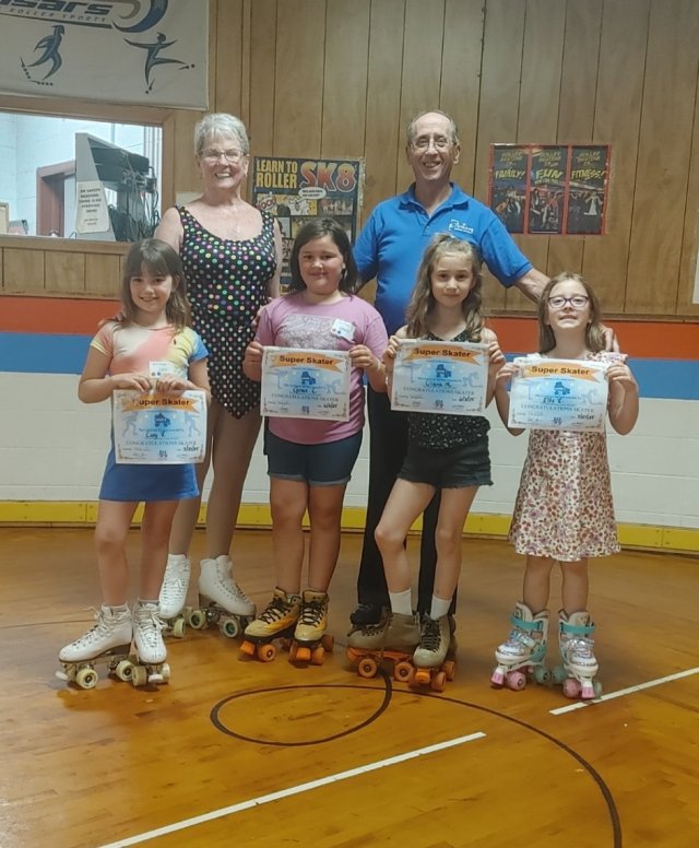 Lucy graduates Super Skater 2! Grace, Liliana, and Ellie graduate Super Skater 1!